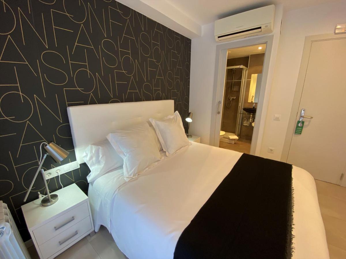 Hostal Somnis Suria ภายนอก รูปภาพ