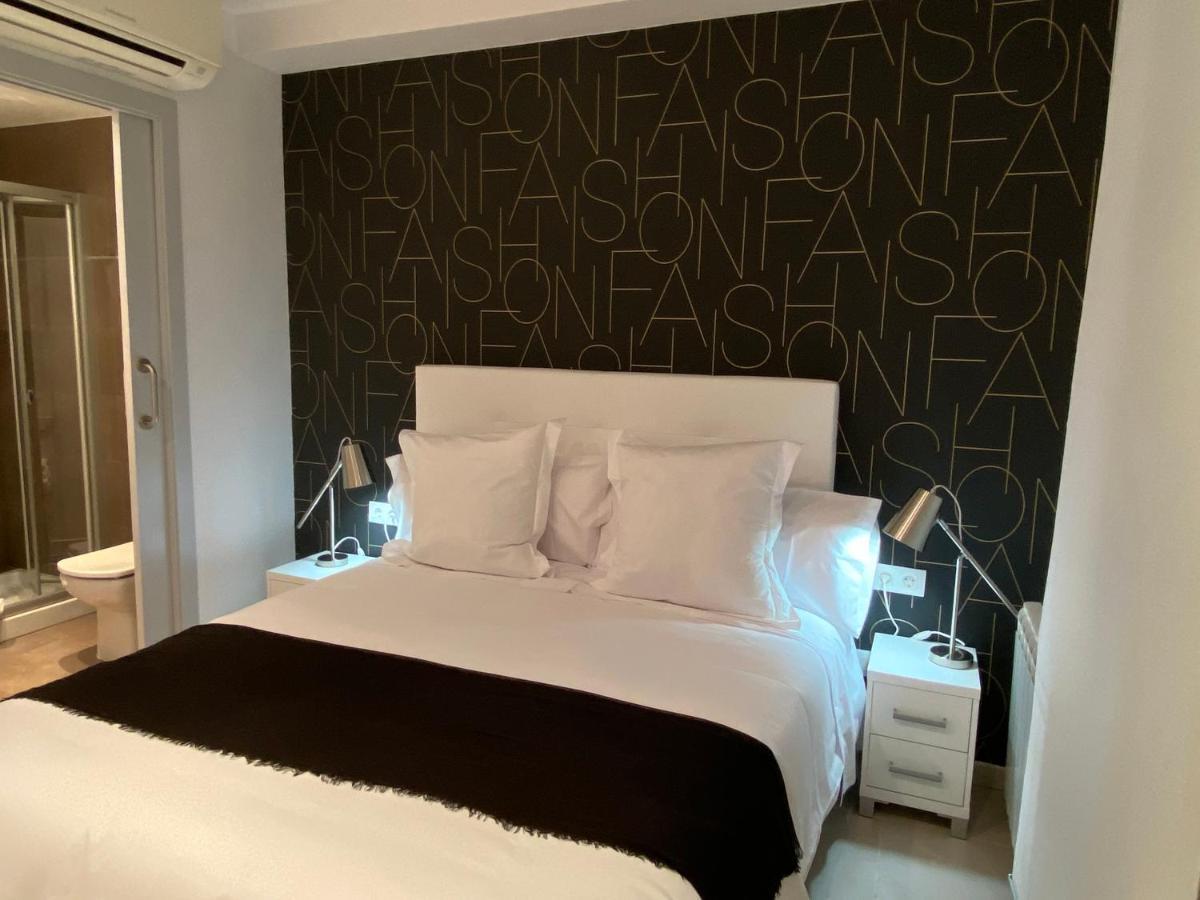 Hostal Somnis Suria ภายนอก รูปภาพ