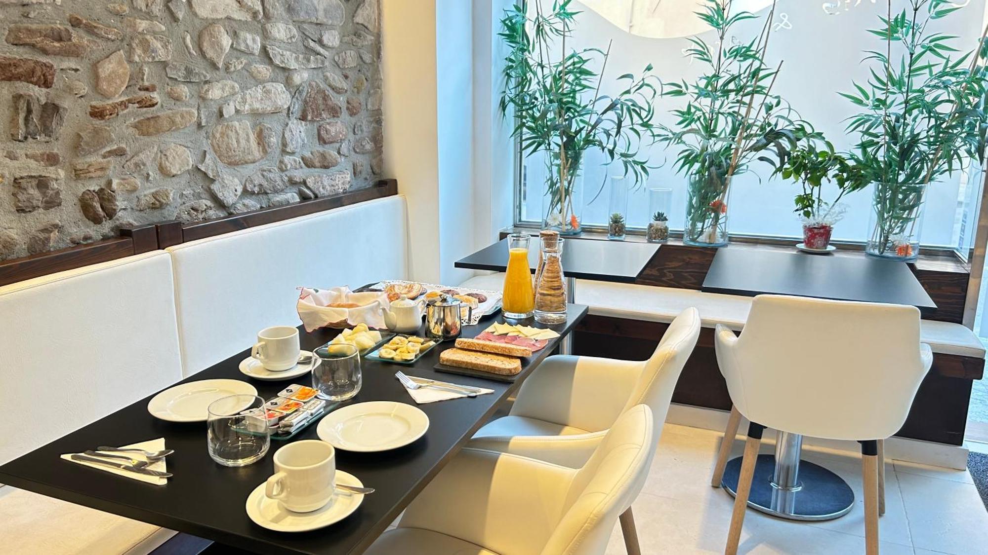Hostal Somnis Suria ภายนอก รูปภาพ